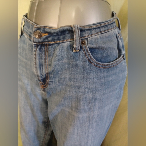 An Old Navy Light Blue Flare Sweet Heart Denim Jeans - Picture 4 of 6